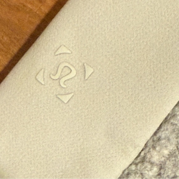 LULULEMON Tundra Trek 1/2 Zip Heathered Silver Spoon Pullover Sweatshirt Medium - Picture 8 of 8